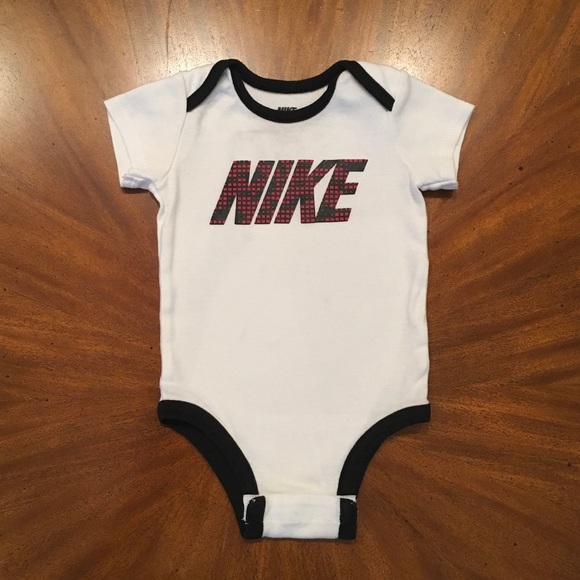 ❌❌SOLD❌❌⛳️Lot Of 3 Baby Boy Nike Items Size 3-6M⛳️ - Picture 3 of 5